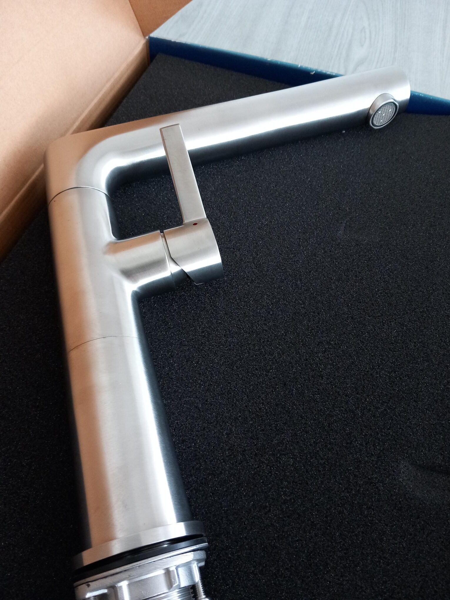 Soprana Sky Monobloc Tap in Stainless Steel – Villeroy & Boch